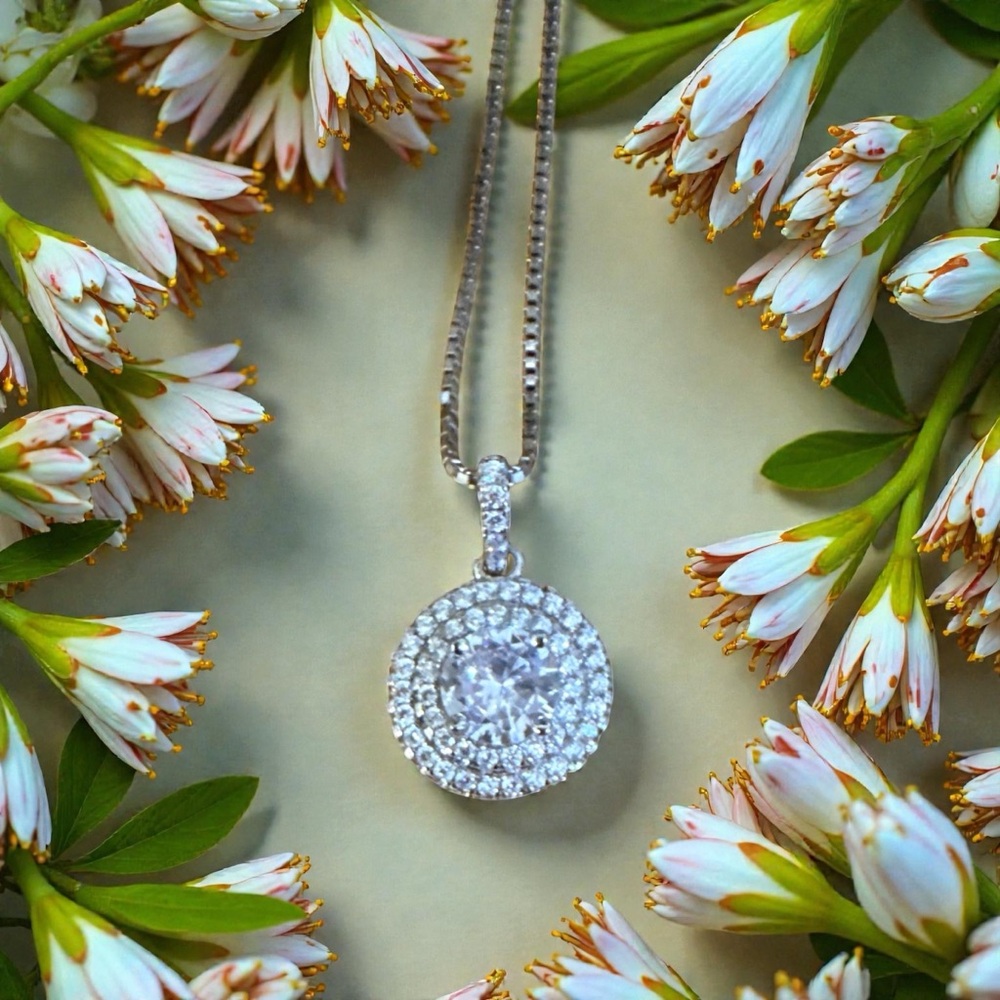 Elegant Silver Pendant Necklace